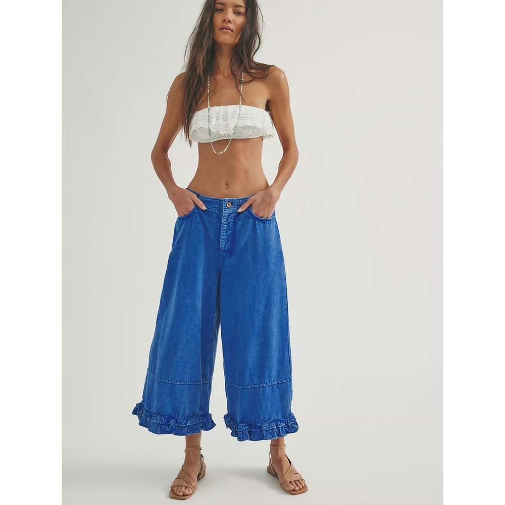 Free People We The Free Love Me Not Bloomer Jeans Blue Wide Leg Ruffle Hem S NEW